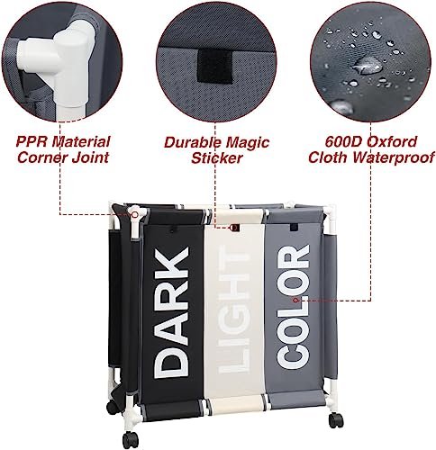 سلة غسيل BUNCA بثلاث أقسام مع عجلات دوارة وغطاء مقاوم للغبار – عربة فرز الغسيل للمنزل والحمام 64×35×60 سم (رمادي غامق X بيج X اسود (انجليزي))