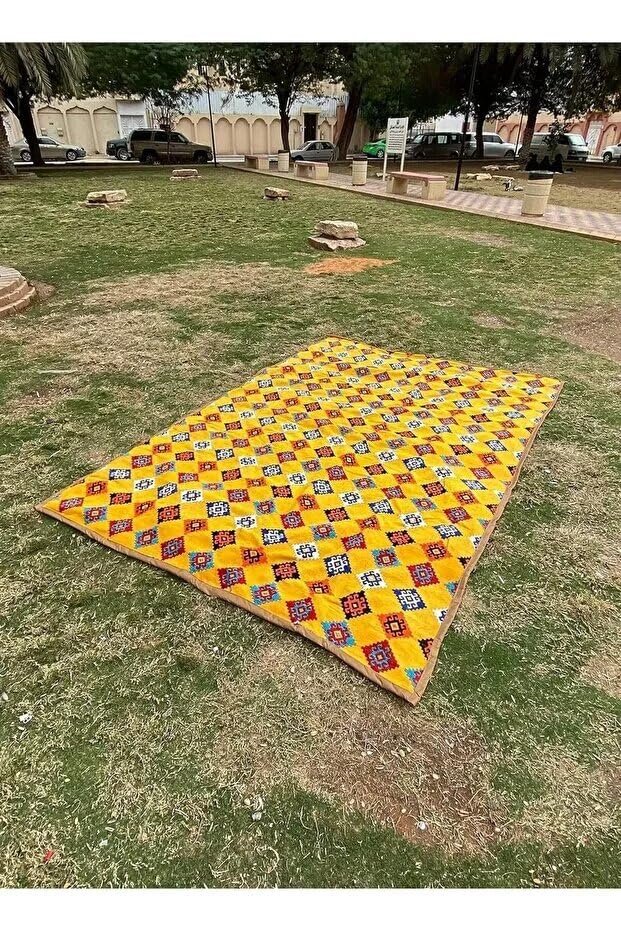 طقم مجلس التخييم أرضية مع مركي وكراسي وسجادة فاخر يكفي 8 PERSONS للبر الرحلات 9 قطع (Yellow)