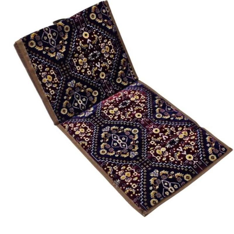 طقم كراسي أرضية مكون من كرسيين قابلين للطي بخلفية عازلة للماء، مثالي للرحلات والتخييم والاسترخاء