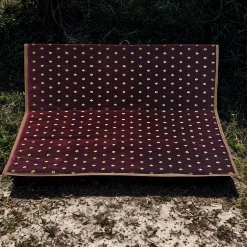 طقم كرسي أرضي مع مراكي لشخصين قابل للطي بخلفية عازلة للماء، مثالي للرحلات والتخييم والاسترخاء