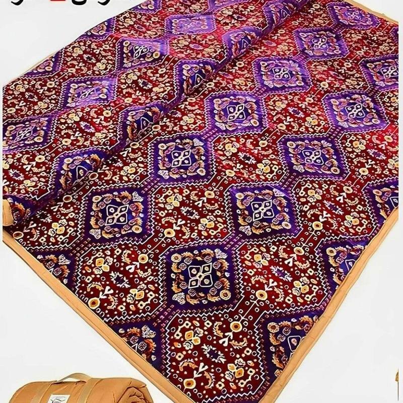 سجادة نزهة تيتاس 2 × 2 متر مع قاعدة إسفنجية