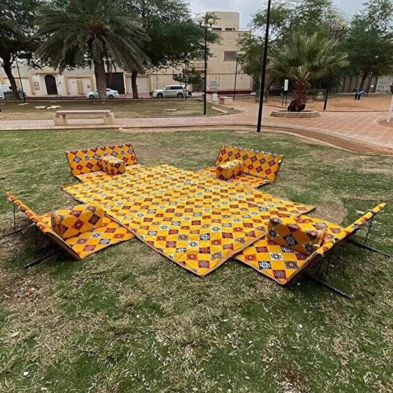 طقم مجلس تخييم أرضية مع مراكي وكراسي وبساط فاخر يكفي 8 أشخاص للبر والرحلات 9 قطع🌿