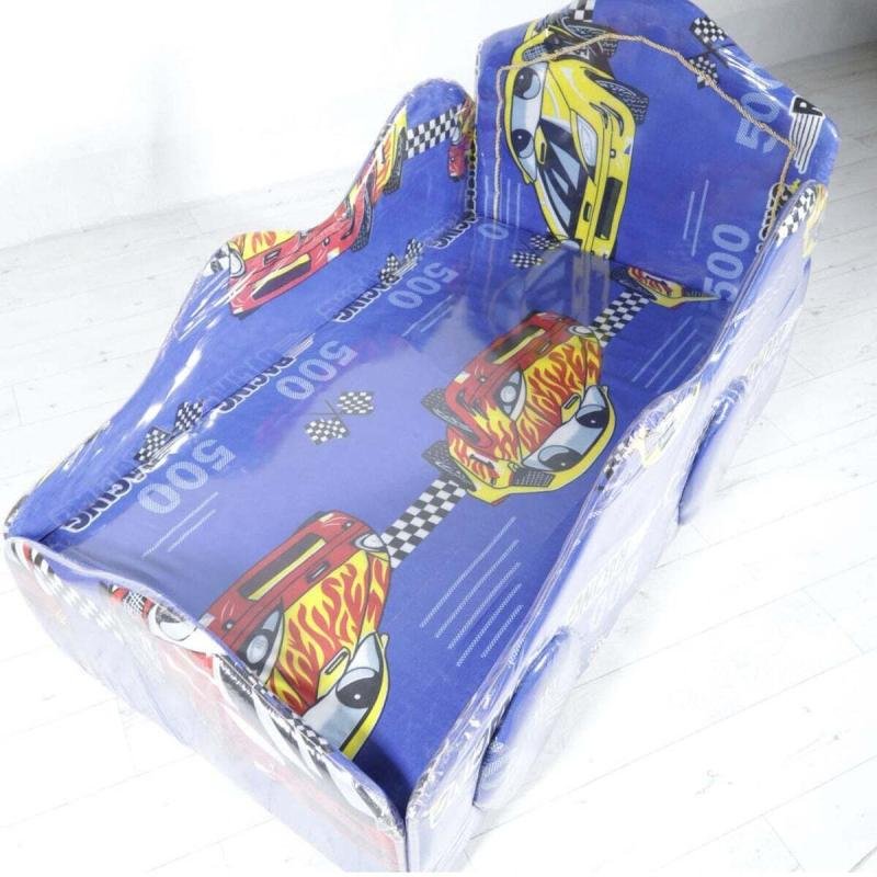 سرير خشبي للأطفال بتصميم سيارة