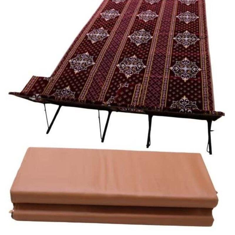 مجموعة مقاعد أرضية تقليدية