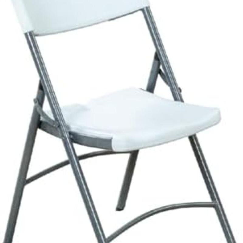 كرسي تخييم ورحلات قابل للطي – بلاستيك قوي أرجل معدنية – سهل الحمل ومريح يتحمل حتى 200 كجم – ابيض