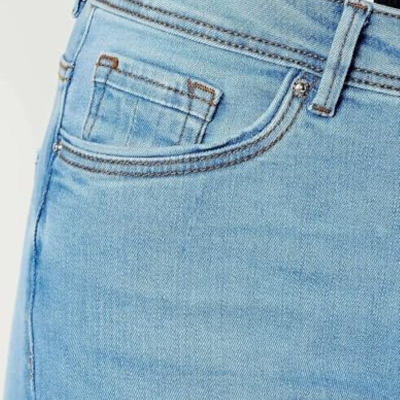 بنطلون جينز أزرق فاتح عصري للنساء من بونكا