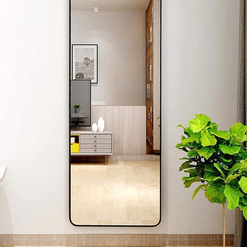 مرآة مستطيلة حديثة كاملة الطول 176 × 77 سم بزوايا مستديرة وإطار معدني أسود