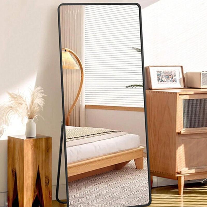 مرآة مستطيلة حديثة كاملة الطول 176 × 77 سم بزوايا مستديرة وإطار معدني أسود