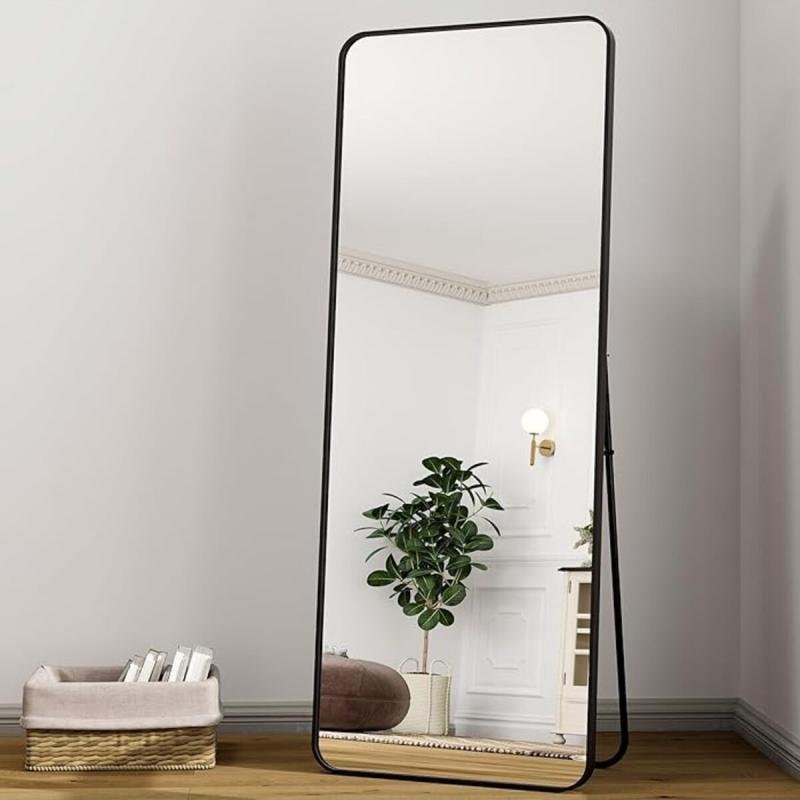 مرآة مستطيلة حديثة كاملة الطول 176 × 77 سم بزوايا مستديرة وإطار معدني أسود