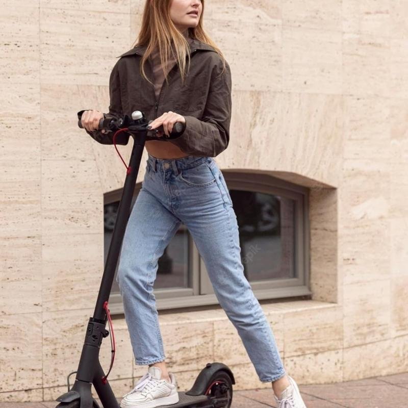 سكوتر كهربائي قابل للطي والكبح، شحن سريع، نظام فرامل مزدوج، سرعة تصل إلى 25 كم/ساعة، 25 سم